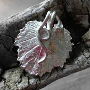 Silver grape leaf & tendril pendant