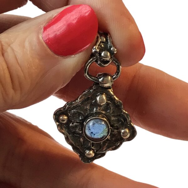 Gothic Style Pendant - Image 4